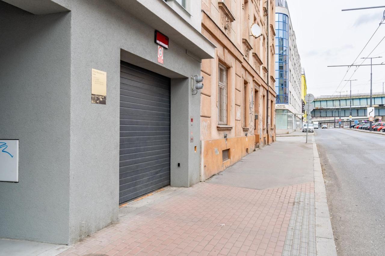 Brand New Studio Apartment #21 With Free Secure Parking In The Center Prag Eksteriør billede